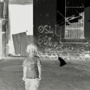 De nombreuses églises arméniennes ont été construites au nom de Saint Grégoire l'Illuminateur. Né en 257 à Césarée (actuelle Kayseri), il est le saint patron qui a évangélisé l'Arménie, sous le règne du roi Tiridate IV. Après avoir été emprisonné durant treize années par le roi, ce dernier, gravement malade, fit amener Saint Grégoire à son chevet. Le roi fut guéri miraculeusement et Saint Grégoire devint officiellement Catholicos d'Arménie. 