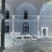 Akşehir, à une centaine de kilomètres à l'ouest de Konya, se situait sur une des routes de déportation, emmenant les Arméniens de Smyrne et Istanbul vers Adana, Alep, jusque dans le désert Syrien, destination finale. Située dans l'enceinte de l'école, cette église du XIXème siècle, relativement bien conservée et protégée par un cadenas, sert d'entrepôt pour le mobilier de l'école. 