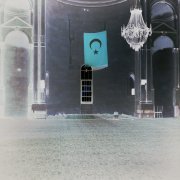 Le vieux quartier arménien d'antes (à présent Gaziantep : le "soldat blessé") est dominé par l'ancienne cathédrale arménienne, à présent Kurtulus Camii, la Mosquée de la Délivrance. Le drapeau turc est omniprésent, marquant de son sceau un patrimoine riche et multiculturel. On le trouve régulièrement sur les édifices arméniens en ruine dans de nombreux villages de l'est, où les quartiers arméniens étaient bien souvent situés sur les hauteurs. 